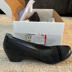 Black Abeo B.I.O. System - Brand New with box, size 7.5 Neutral Width.